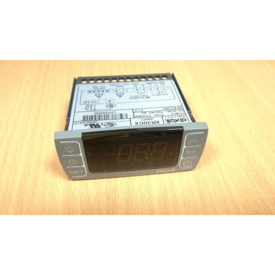 XR30CX-5N0C1 digitális termosztát