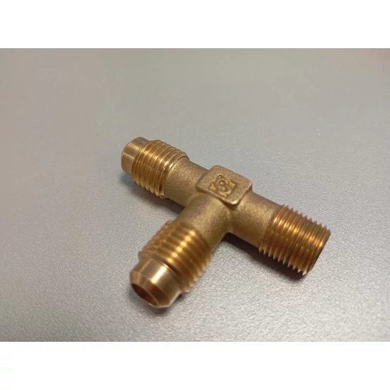 Menetes T idom 1/4"x 1/4"x 1/8" NTP